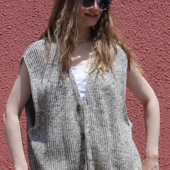 Knitted vest, buttoned up. 100% cotton - Picture 6 of 10